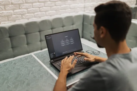https://assets.wanlianyida.com/industry-uniapp/web/static/image-default.BtYt8t8Z.png